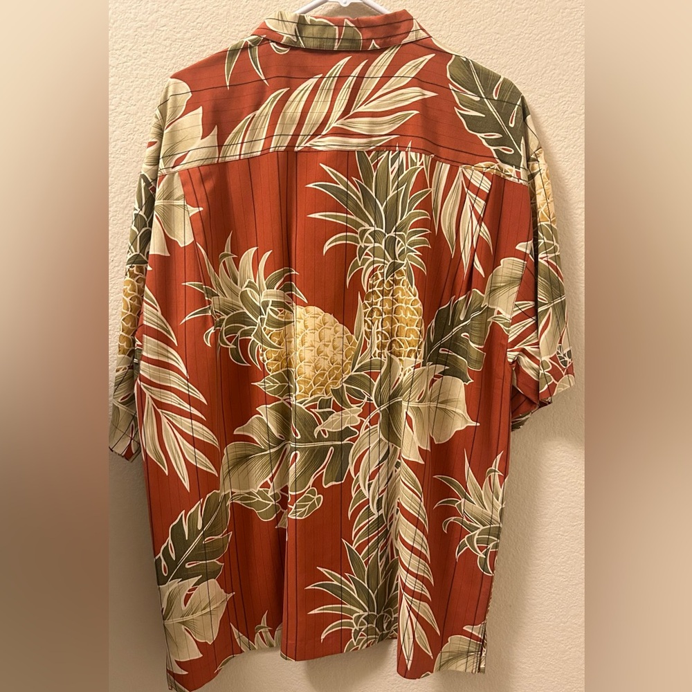 Tommy Bahama men shirt 100%SILK - Picture 2 of 4
